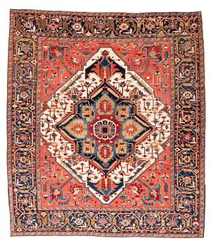 254. A carpet, antique Heriz, a so-called Serapi, ca 360 x 321 cm.