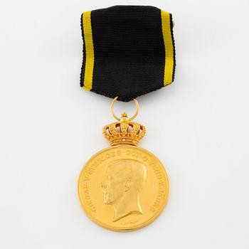 Gustav V, medal with case.