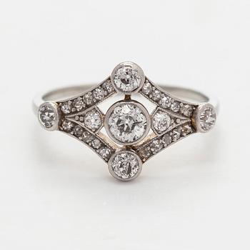 Ring, art deco, guld och gammalslipade diamanter.