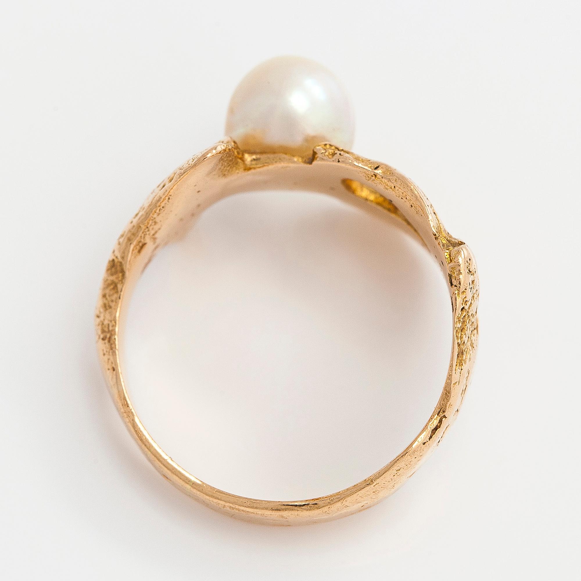 Björn Weckström, a 14K gold ring with a cultured pearl for Lapponia 1971.