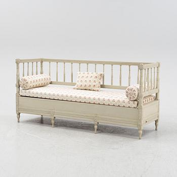 Soffa, sengustaviansk, omkring år 1800.