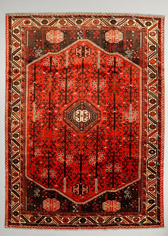 MATTA, Shiraz, ca 297 x 220 cm.