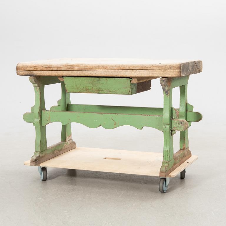 Table, late 19th century/early 20th century.