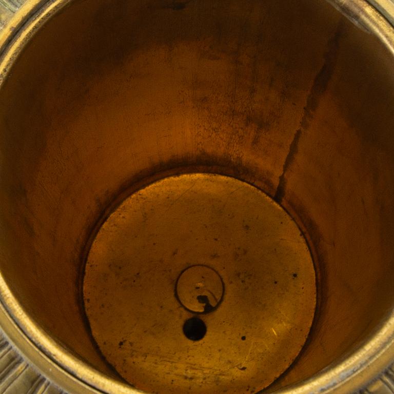 Bordslampa troligen Japan tidigt 1900-tal porslin och metall.