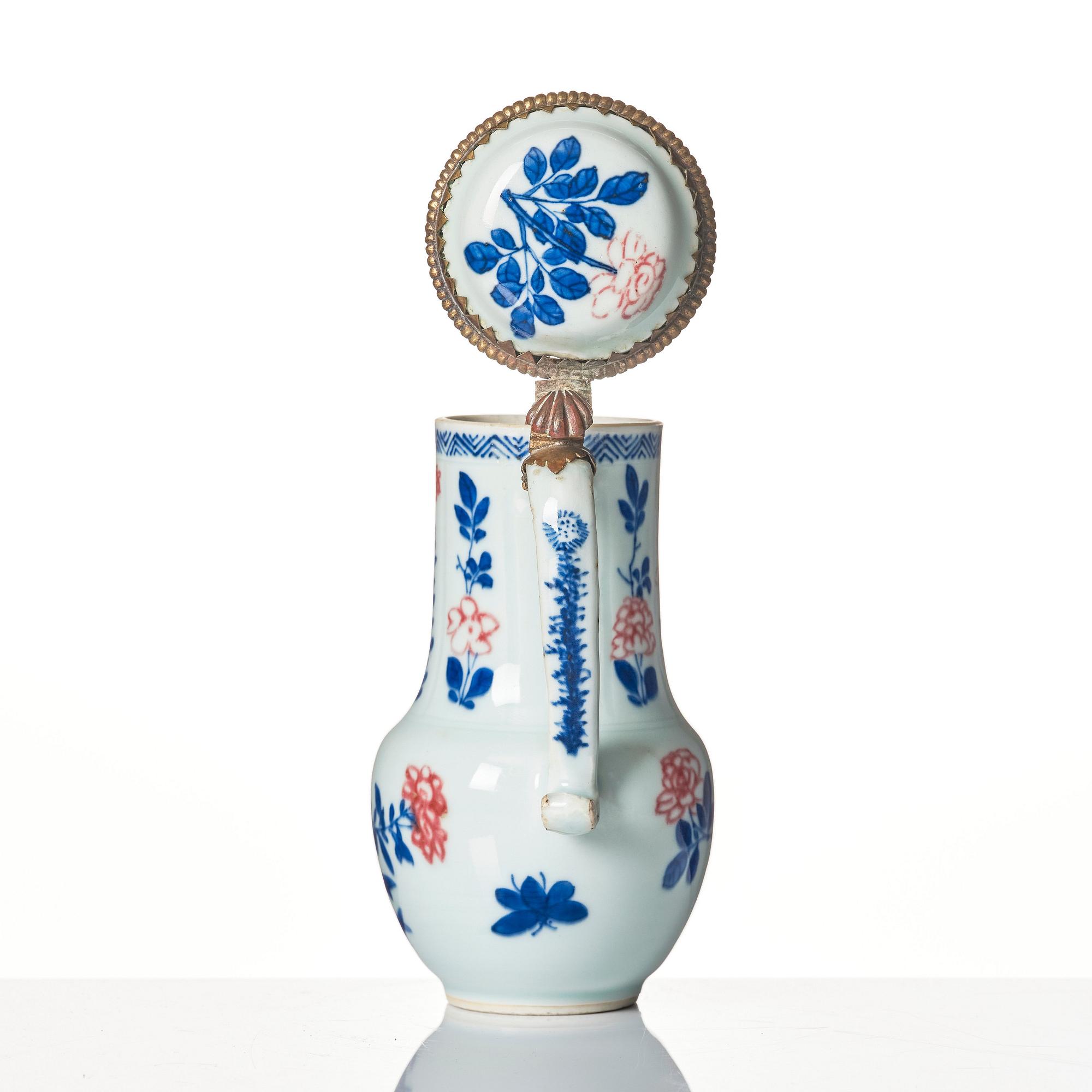 Kanna med lock, försilvrad montering. Qingdynastin, tidigt 1700-tal.
