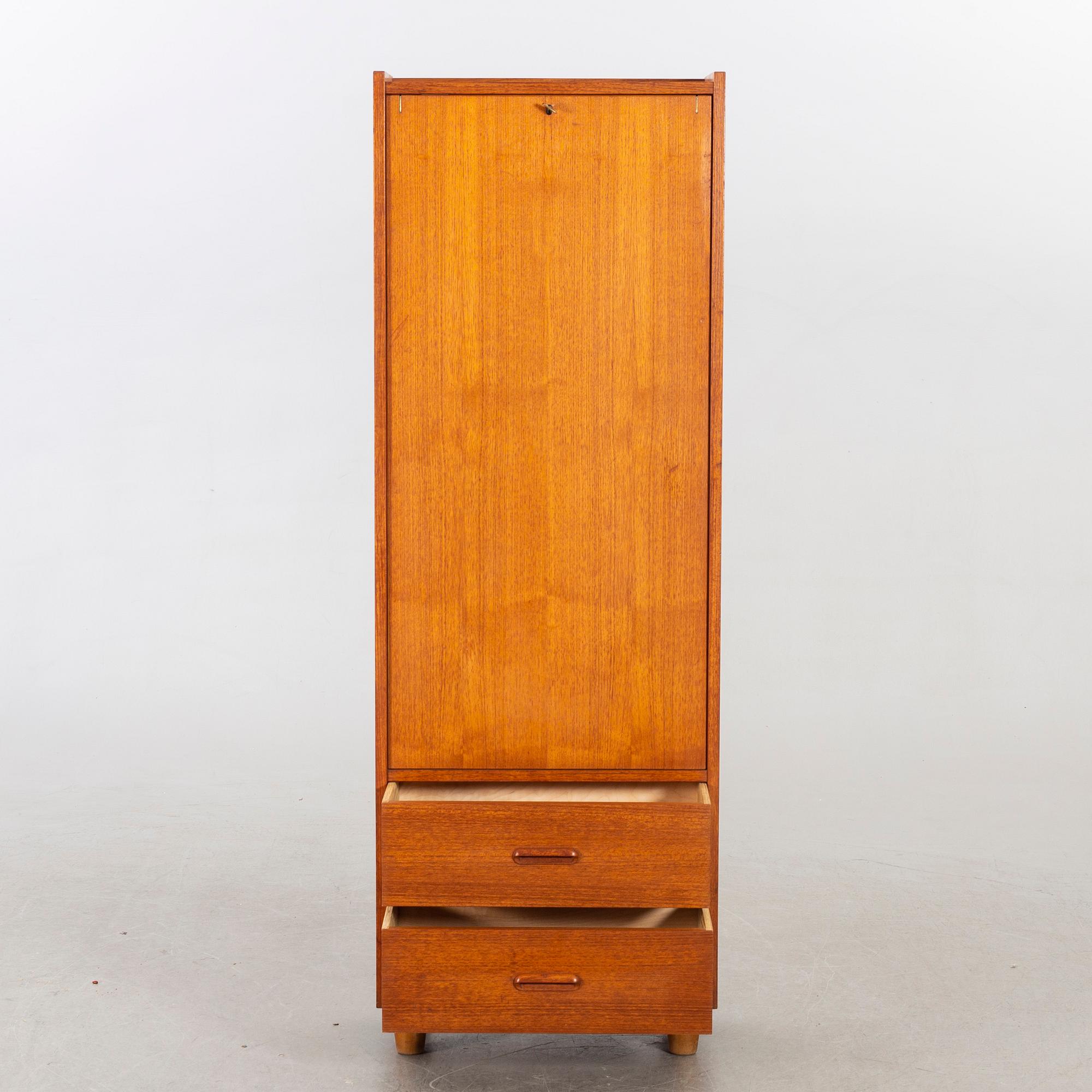 SKÅP MED SKRIVBORD, 1950-tal.