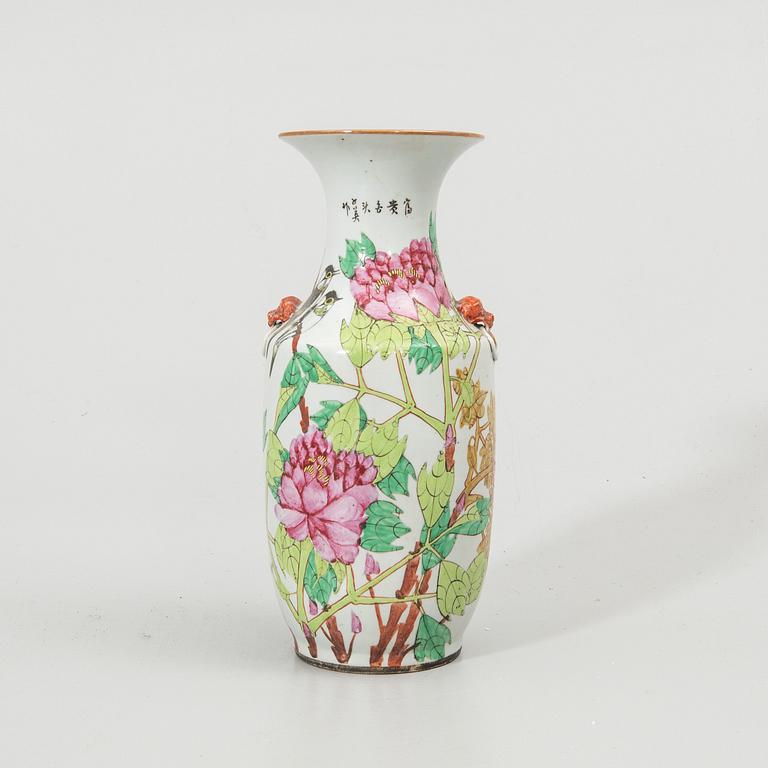 Floor vase, China, 19th century.