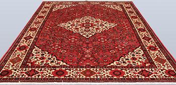 A Bakhtiari carpet, approx. 313 x 224 cm.