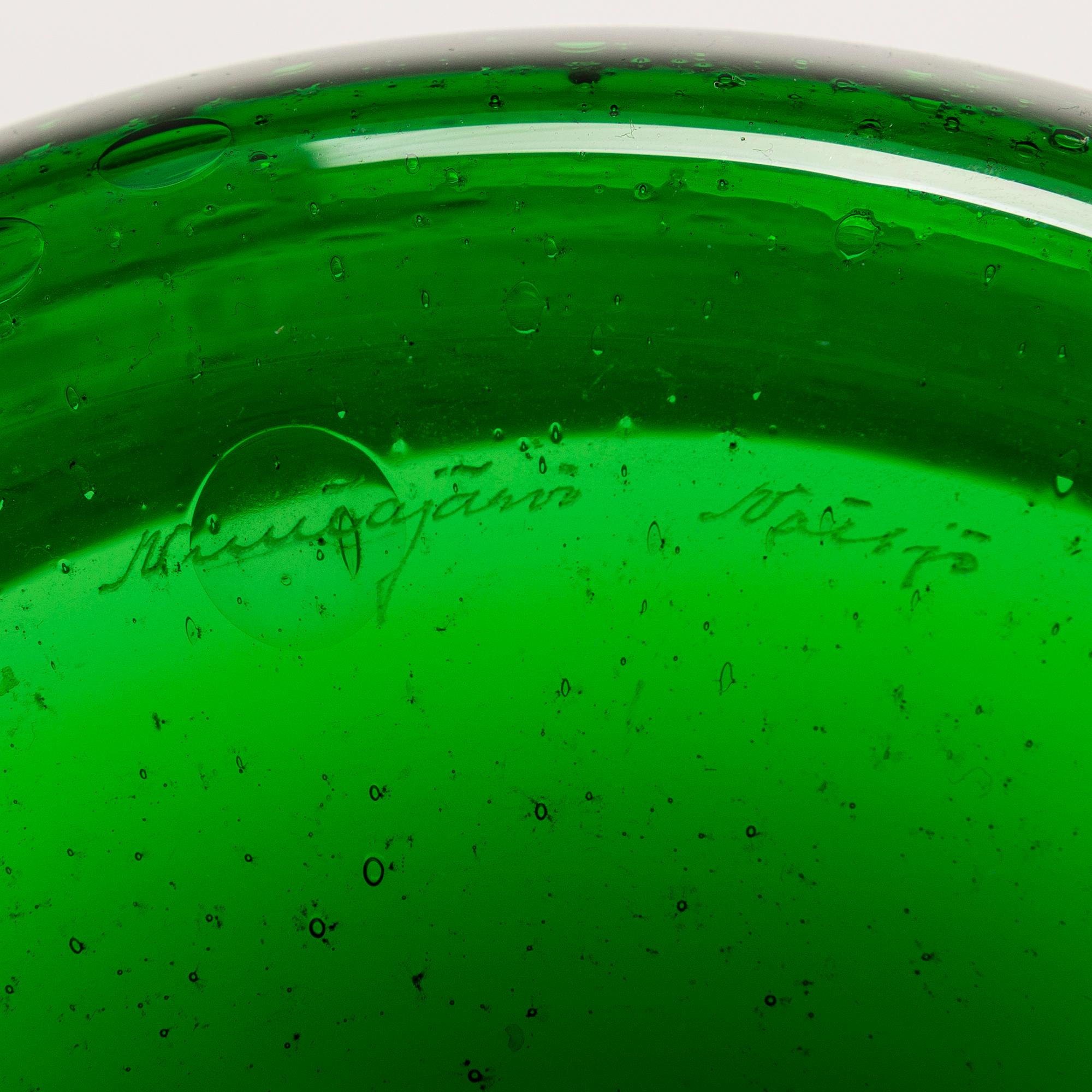KAJ FRANCK, A set of five art glass objects "Sargasso", signed Nuutajarvi Notsjö.