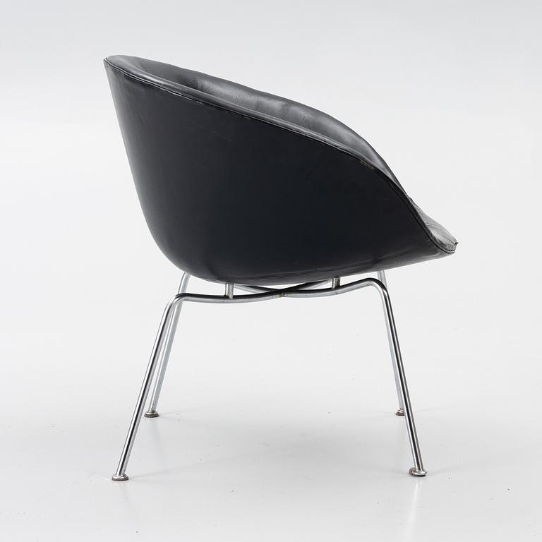 Arne Jacobsen, fåtölj, "The Pot", Fritz Hansen, Danmark, 1900-talets andra hälft.