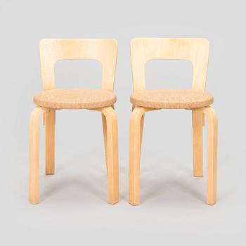 Alvar Aalto, stolar, ett par, modell 65,  för O.Y. Huonekalu- ja Rakennustyötehdas A.B. 1900-talets mitt.