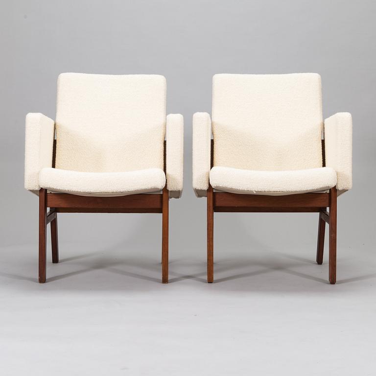Antti Nurmesniemi, a pair of armchairs. Designed 1959.