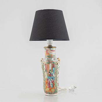 A vase/tablelamp, China, Qing dynasty, laterpart ofthe 19th century.
