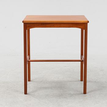 A mahogany side table by Carl Malmsten, end of the 20th Century.