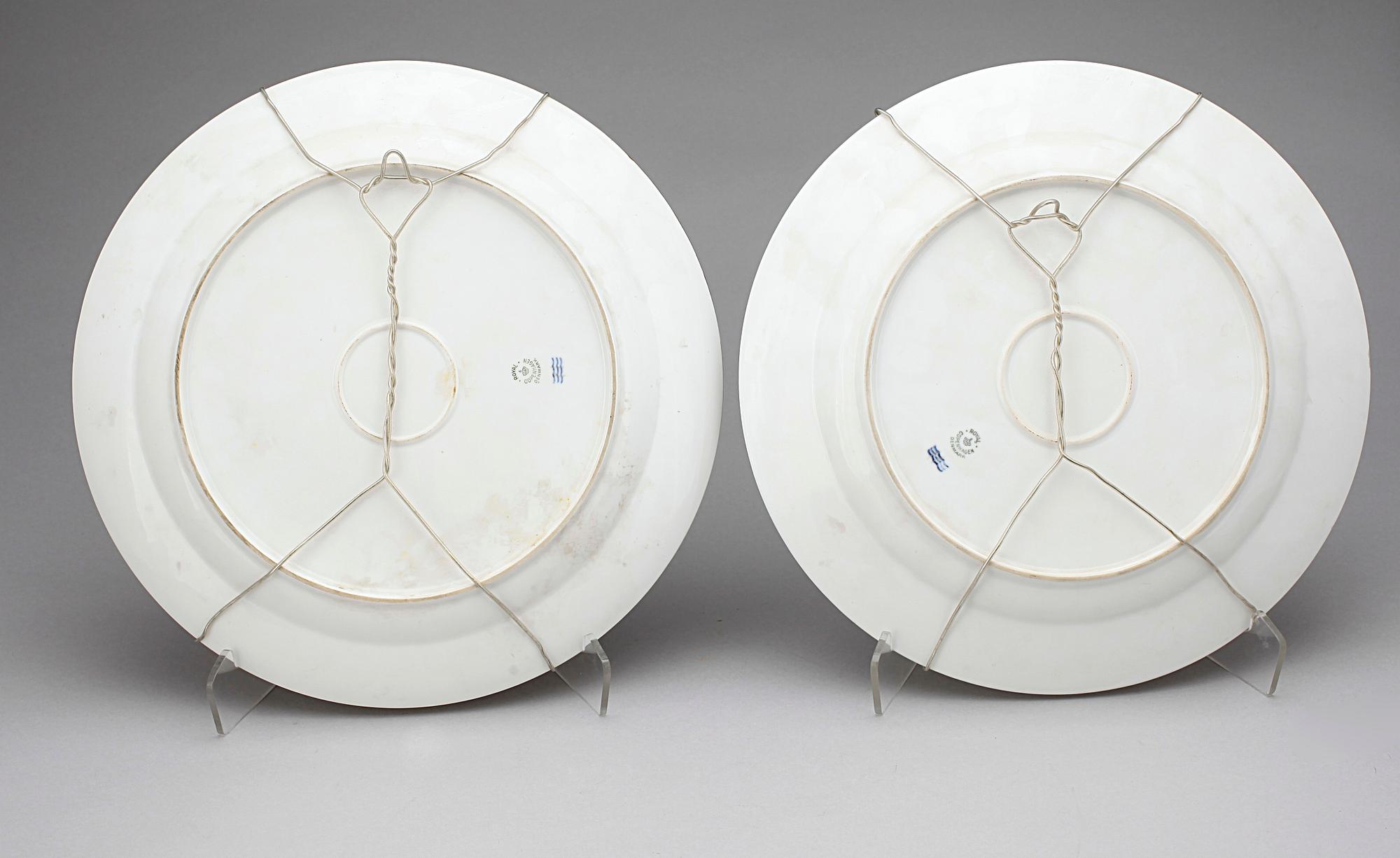 FAT, 2 st, porslin, Royal Copenhagen. 1900-talets mitt.