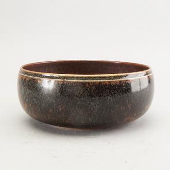 Stig Lindberg, a stoneware bowl, Gustavsberg studio, Sweden 1942-55.