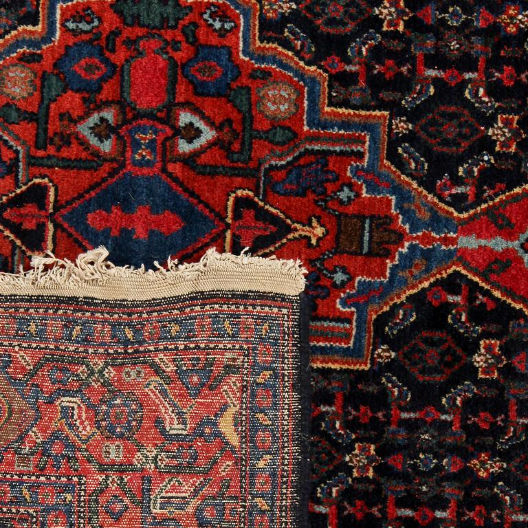 MATTA, orientalisk, semiantik. 200x133 cm.