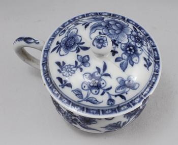 CREMEKOPPAR, 6 st, porslin, Kina, 1700-tal.