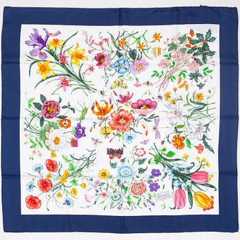 Gucci, a 'Flora' twill silk scarf.