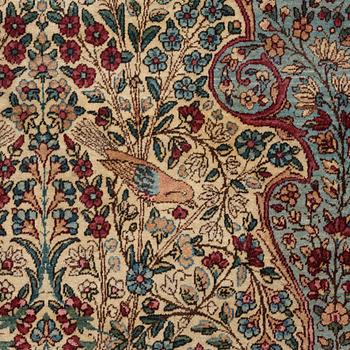 RUG. Semi-antique Kerman Figural. 225 x 141 cm.