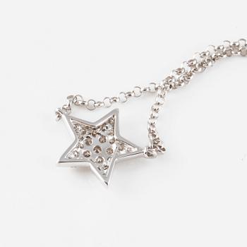 COLLIER, 18K vitguld med briljantslipade diamanter ca 0.15 ct. Vikt 1,8 gram.