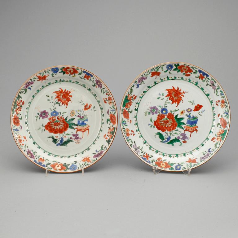 TALLRIKAR, 4 st, porslin, Kina, Qianlong (1736-1795).