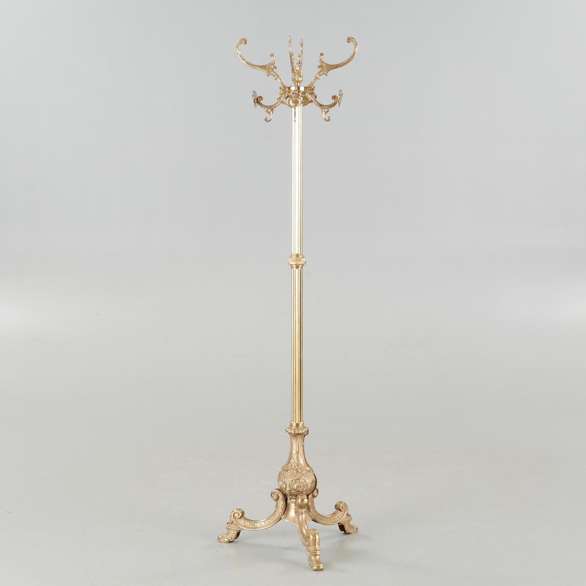 A clothes hanger, second half of the 20th Century.