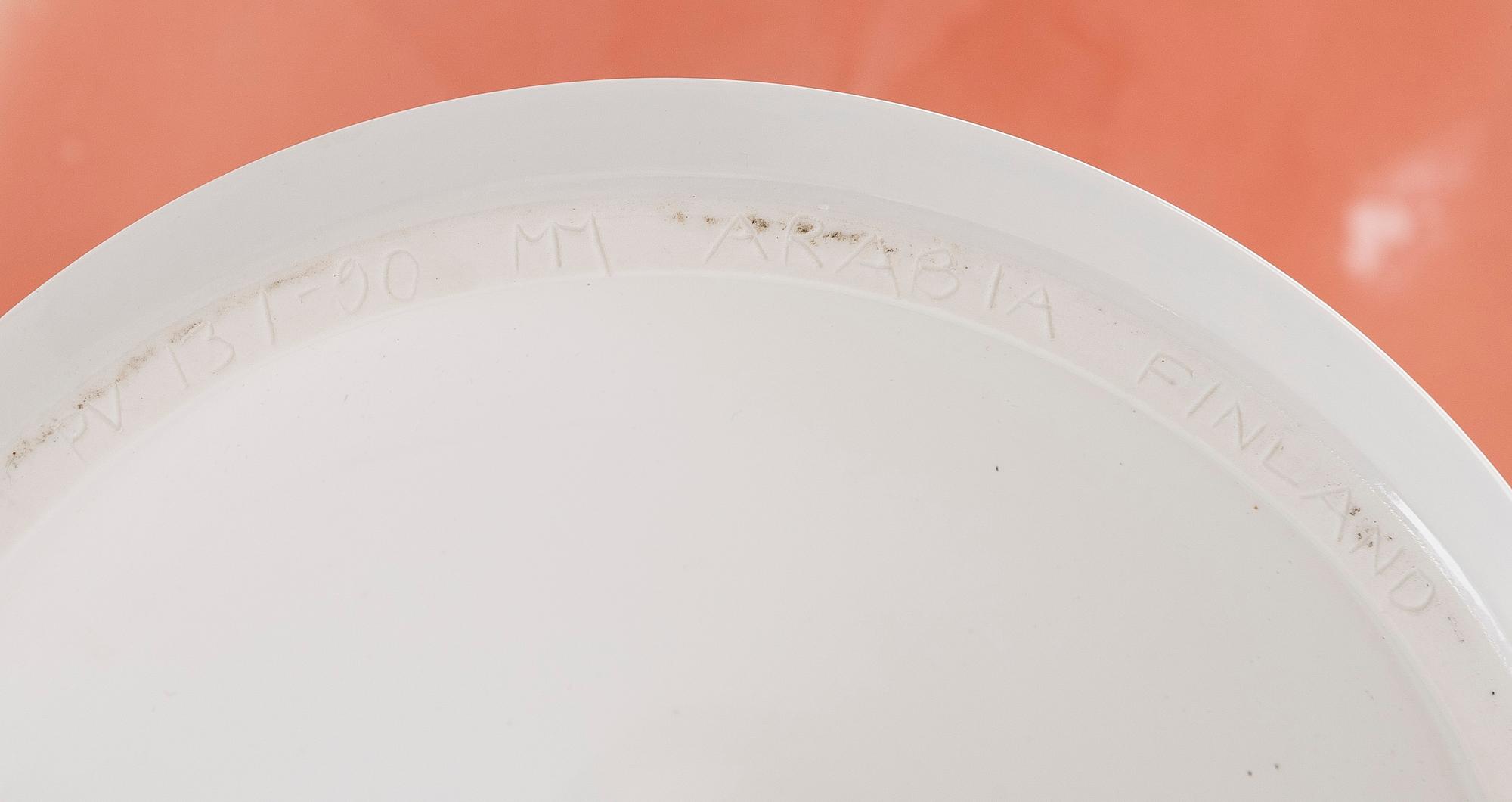 Pauli Vuorisalo, taide-esine, signeerattu Pauli Vuorisalo.