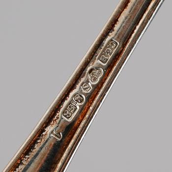 BESTICK, 32 delar, spetsmodell, svenska stämplar, 1920-tal. Vikt ca 1224 gram.