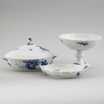 SERVISPORSLIN, 5 delar, porslin, "Blå Blomst", Royal Copenhagen.