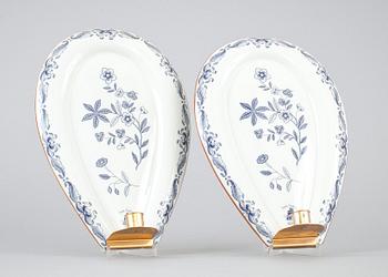 VÄGGLAMPETTER, ett par, porslin, "Ostindia", Rörstrand.