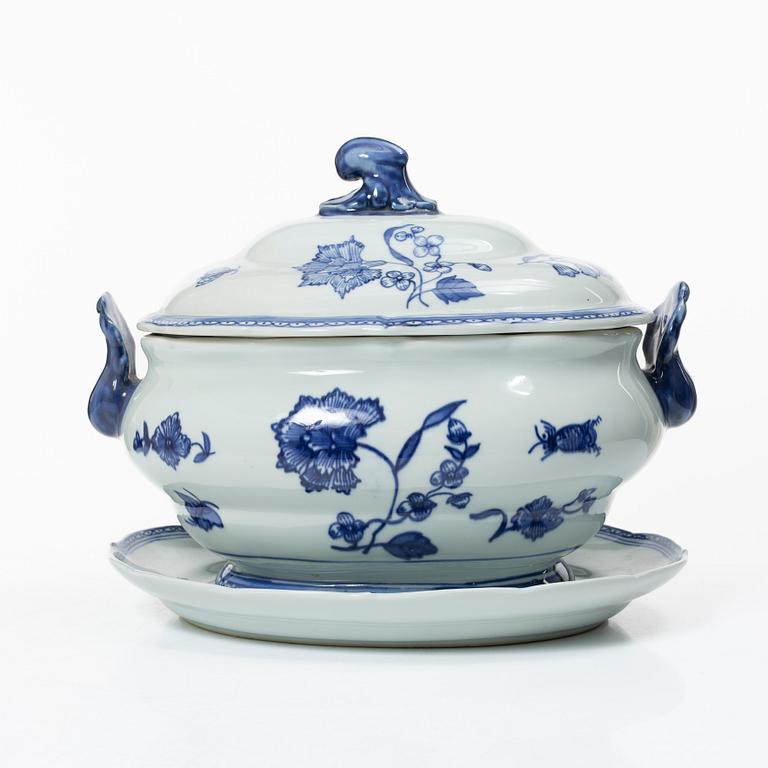 Tureen with lid and platter, porcelain, "Clove", IKEA's 18th-century series, 1990s.