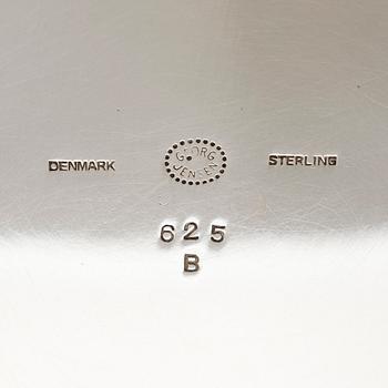 Georg Jensen, Hedelmämalja, sterlinghopea, Design nro 625 B, Tanska 1945 jälkeen.