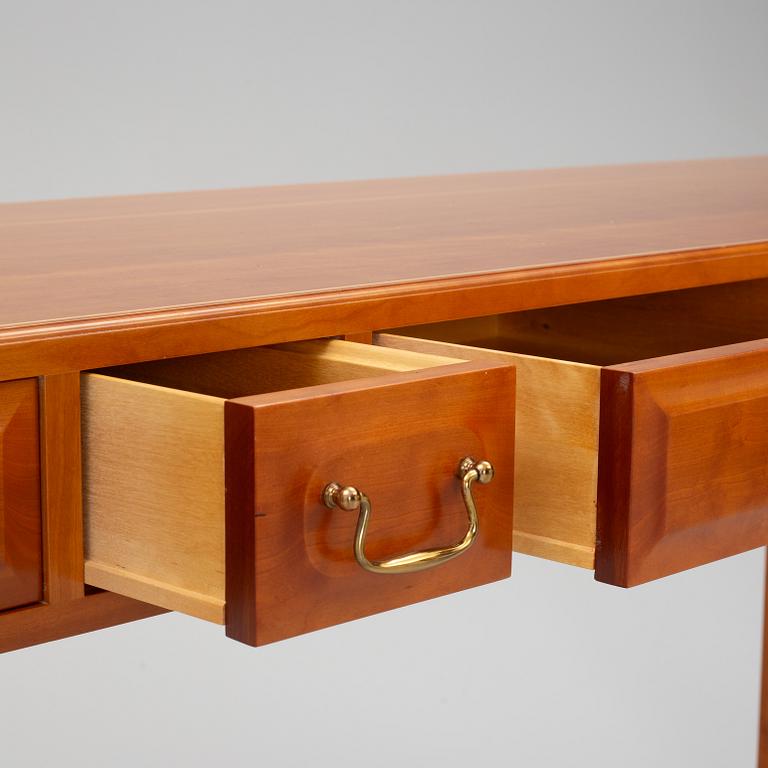 Josef Frank, Sideboard, model 821, Firma Svenskt Tenn, after 1985.