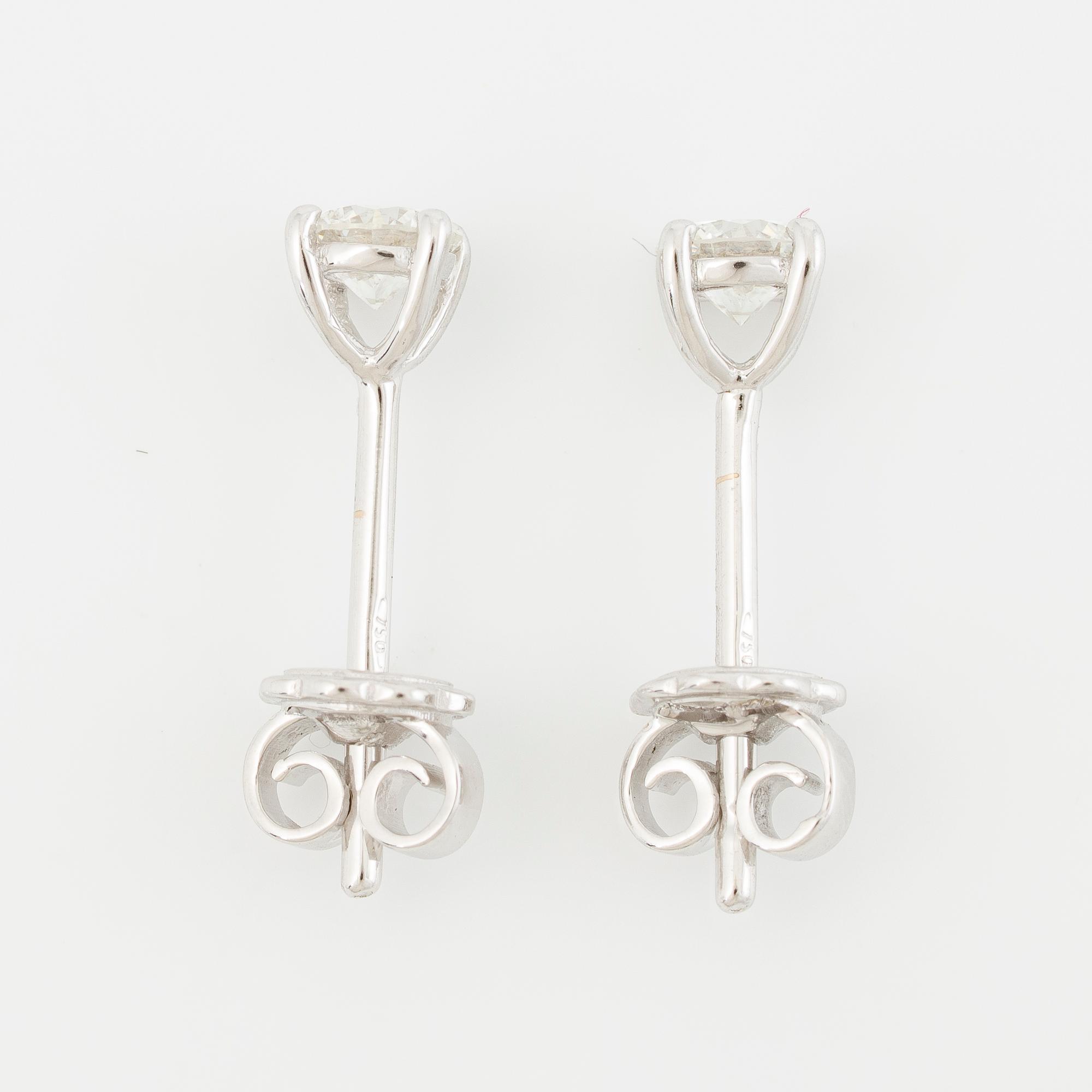 Örhängen 18K vitguld med briljantslipade diamanter.