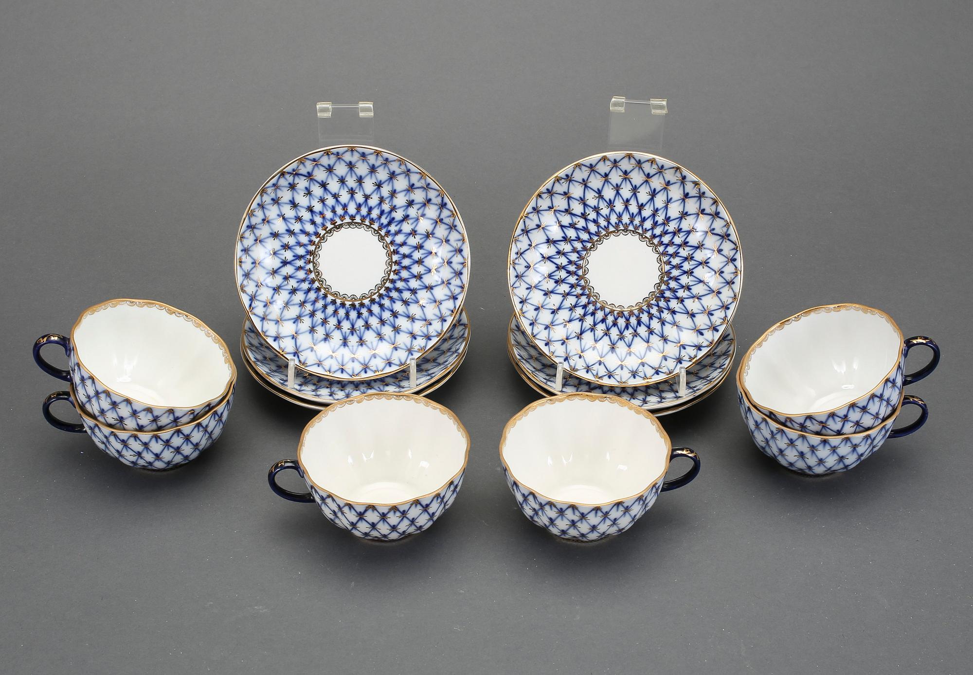 TEKOPPAR MED FAT, 6 st, porslin, "Blue net", Lomonosov, Sovjet, 1900-talets andra hälft.