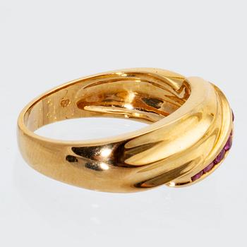 RING 18K gold with rubies, size 53.