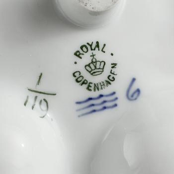 UPPLÄGGNINGSSKÅL, porslin, Musselmalet, Royal Copenhagen, 1900-talets andra hälft.