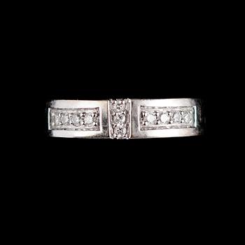 RING, 18 k, briljanter.