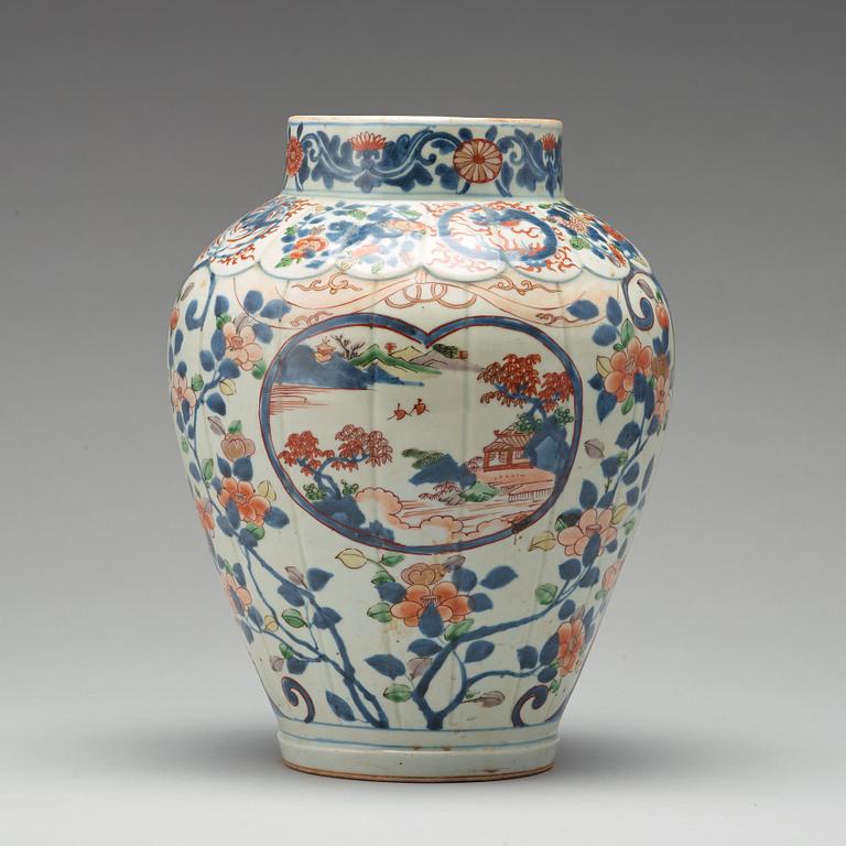 A blue and white Japanese jar, Edo period, 17th Century.