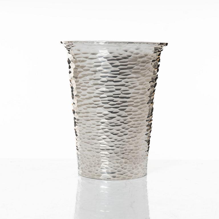 Cup. sterling silver, Roland Lantz Stockholm 1972.