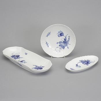 SERVISPORSLIN, porslin, 82 delar, "Blå Blomst" Royal Copenhagen, Danmark.