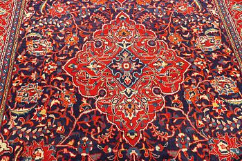 A Bakhtiari carpet, c. 321 x 210 cm.