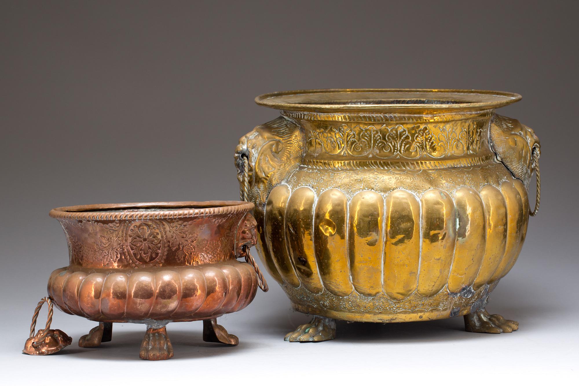 YTTERFODER, 2 st. Barockstil. 1800-talets andra hälft.
