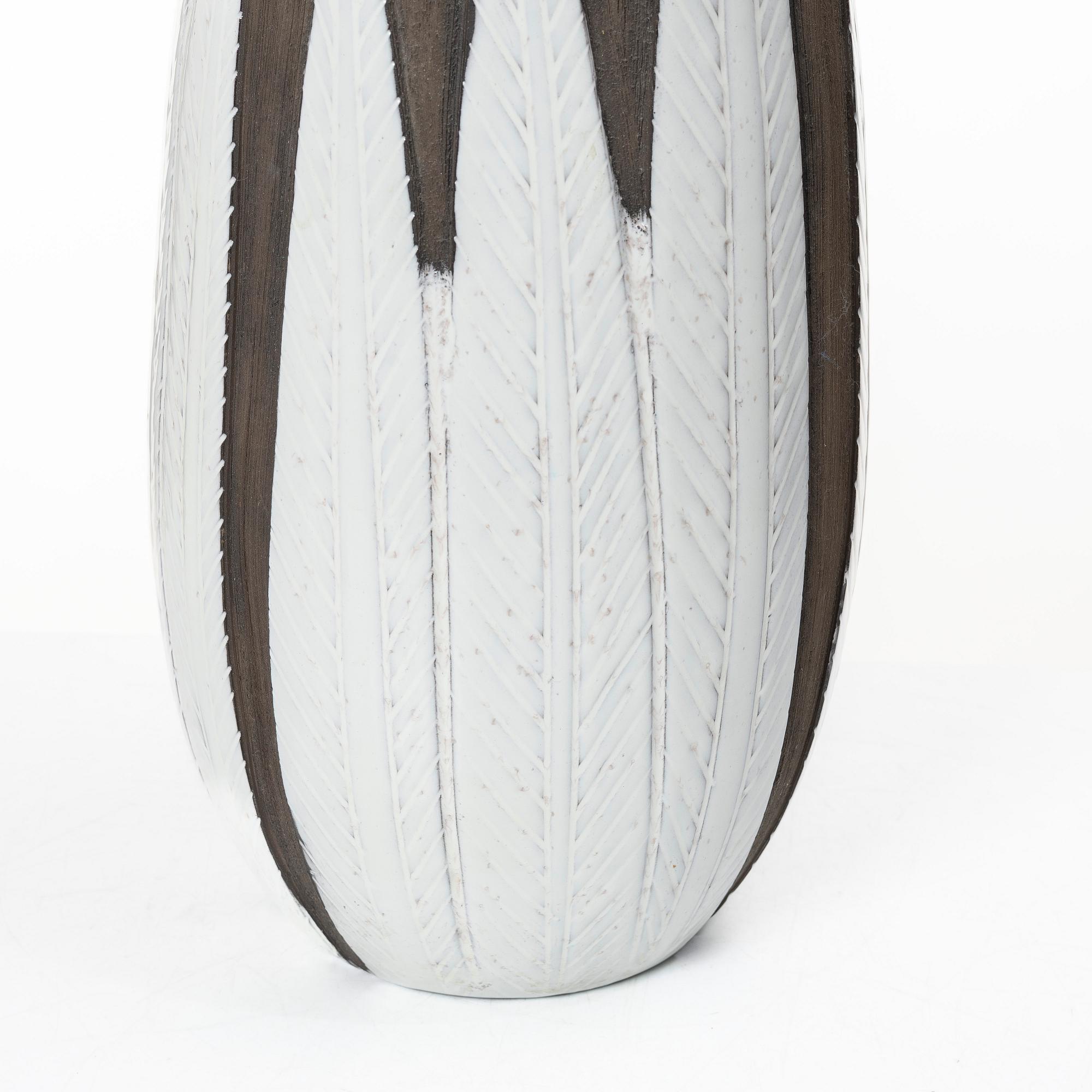 Anna-Lisa Thomson, "Paprika", Upsala-Ekeby.