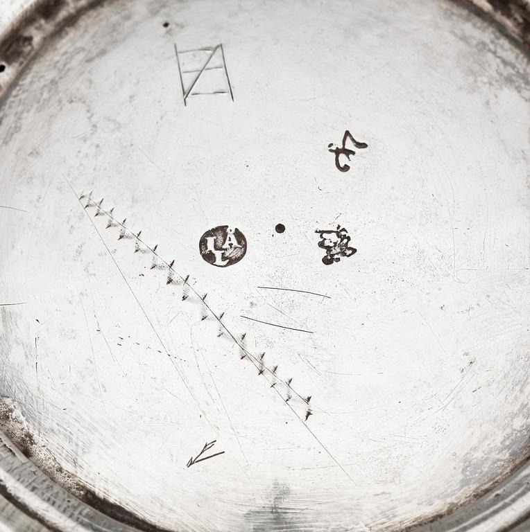 BÄGARE, av Jonas Ålander, Stockholm 1733. Vikt ca 412 gram.