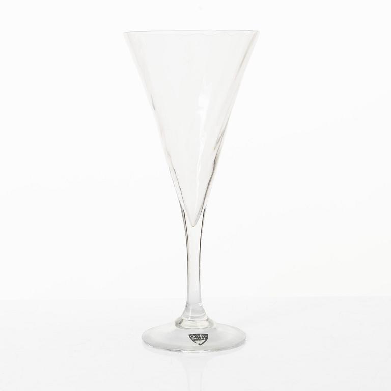 Gunnar Cyrén, A set of 12 champagne flutes, “Helena”, Orrefors.