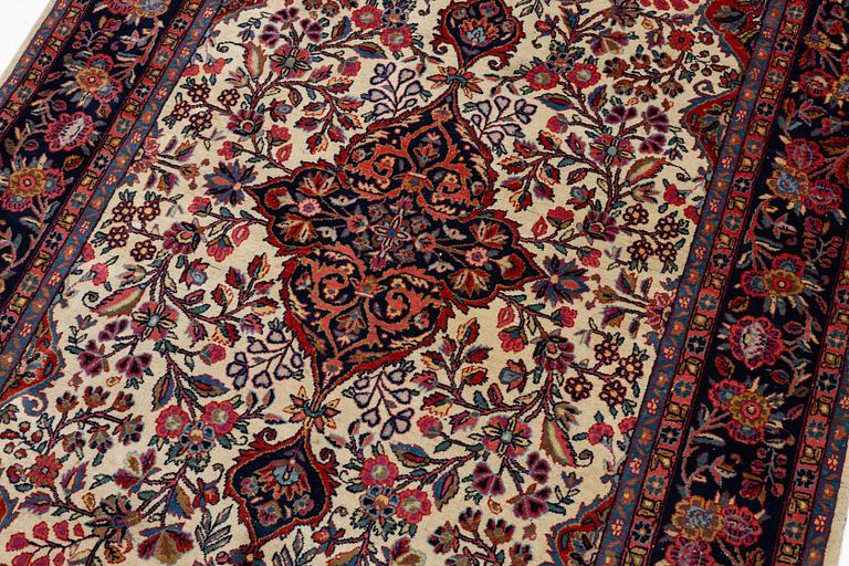 Matta Sarouk semiantik, ca 200 x 130 cm.