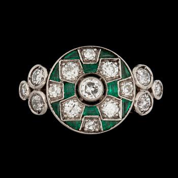 953. RING, Van Cleef & Arpels, Art Déco, nummer 28431, med briljantslipade diamanter samt smaragder.