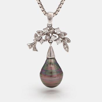 An 18K white gold necklace with a cultured pearl and diamonds ca. 0.32 ct in total.